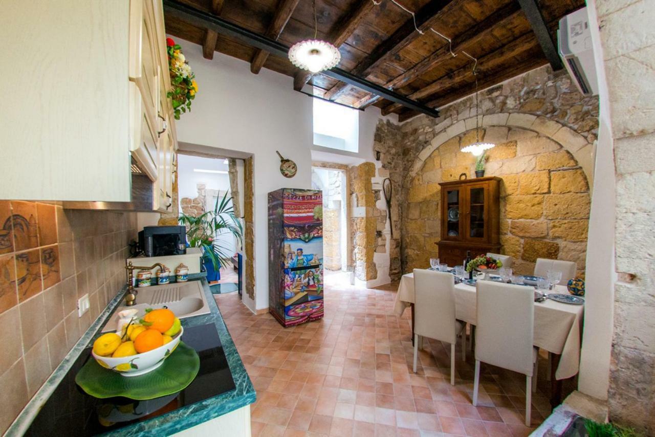 Ortigia Ancient House Lägenhet Syrakusa Exteriör bild